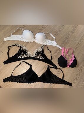 Wacoal Lace & Smooth Cup Bra Set in Black, White and Pink Accent